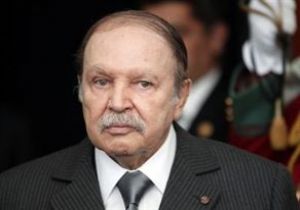 Cezayir Devlet Başkanı Hastaneye Kaldırıldı!